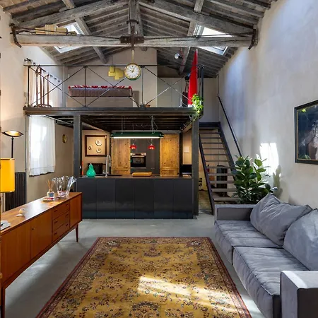 Apartment The Urban Loft By Mmega *